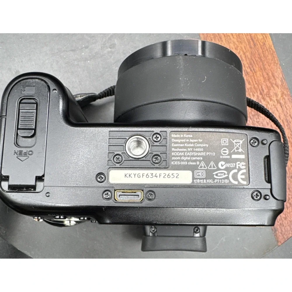 Kodak EasyShare P712 Black 7.1MP Digital Camera | Works, Please READ